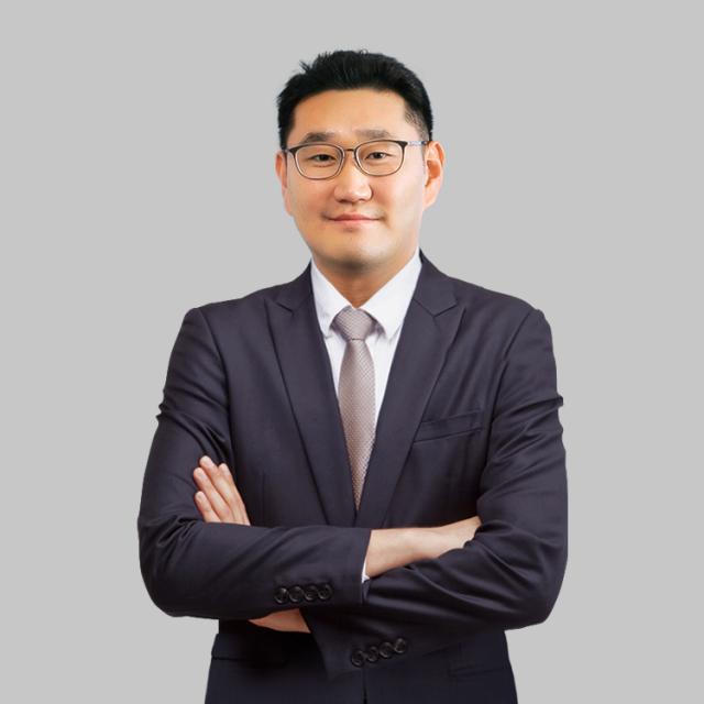 판사역임, 김앤장경력 정지훈변호사